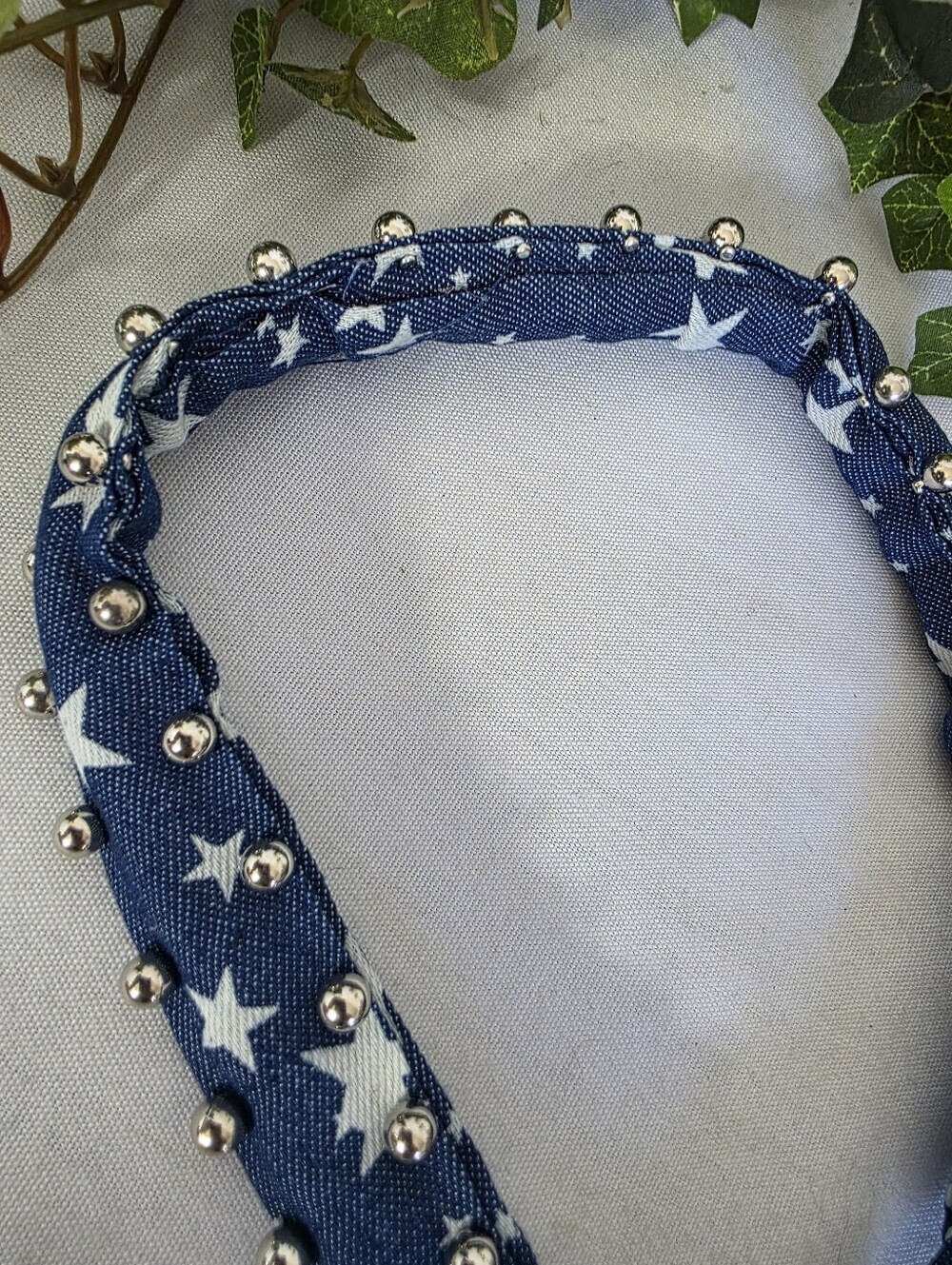 Studded Star Print Magnetic Choker Scarf – Blue Denim Style Americana - Picture 4 of 9